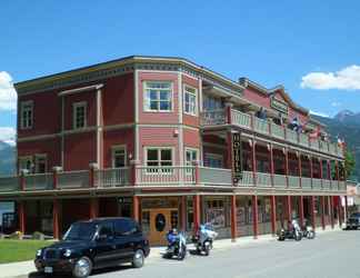 Exterior 2 Kaslo Hotel