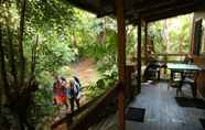 Common Space 4 Samurai Beach Bungalows Port Stephens YHA - Hostel