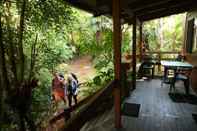 Common Space Samurai Beach Bungalows Port Stephens YHA - Hostel