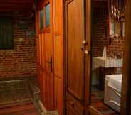 In-room Bathroom 5 Cunda Zehra Teyzenin Evi