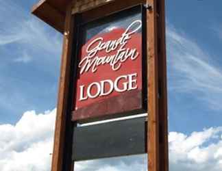 Exterior 2 Grande Mountain Lodge