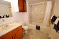 In-room Bathroom Keppoch Inns