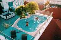 Swimming Pool Isla de Flores Hotel