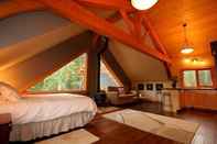 Bedroom Revelstoke Timber Loft B&B