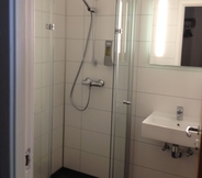 In-room Bathroom 2 Haukeli Hotell