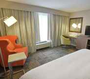 Bedroom 4 Hampton Inn & Suites Cincinnati / Kenwood