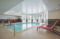 Swimming Pool Hampton Inn & Suites Cincinnati / Kenwood