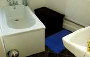 Toilet Kamar 6 Robin 7 Lodge City Centre