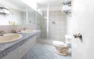 Toilet Kamar 3 Hotel Country Trujillo