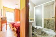 In-room Bathroom Hostal Arkanta