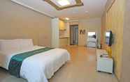 Kamar Tidur 6 R&T Hotel