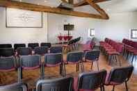 Functional Hall La Ferme Chapouton