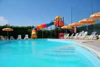 Swimming Pool Hotel Maria
