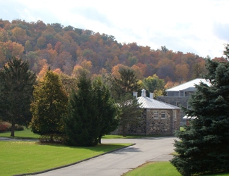 Exterior 2 Auberge de l'Abbaye d'Oka