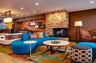 Lobi Fairfield Inn & Suites Utica