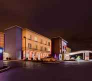 Bangunan 3 Fairfield Inn & Suites Utica