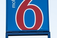 Bên ngoài Motel 6 Brinkley, AR