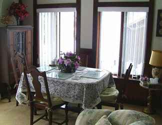 Kamar Tidur 2 A Valley View Bed & Breakfast