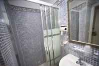 In-room Bathroom Hotel Alba