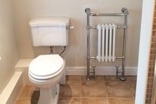 In-room Bathroom Calendar Cottage Bed & Breakfast