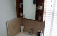 In-room Bathroom 6 Cartref Guest House