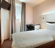 ห้องนอน 2 b_smart motel Basel