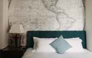 Kamar Tidur 3 The Captain Cook Hotel