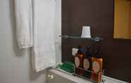 In-room Bathroom 4 Hotel Route-Inn Toyama Inter