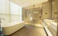 In-room Bathroom 2 The Qube Hotel Xuzhou East