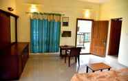 Kamar Tidur 5 Jungle Palace Homestay