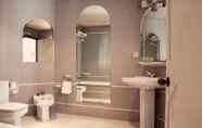 In-room Bathroom 6 Hotel Abades Manzanil