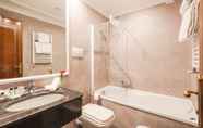 In-room Bathroom 5 Raeli Hotel Siracusa