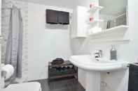 Toilet Kamar Sitges Trip Apartment Flors