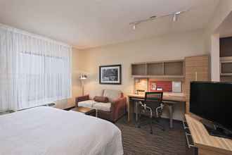 Bedroom 4 TownePlace Suites by Marriott Des Moines West/Jordan Creek