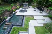 Kolam Renang Lloyd's Inn