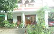 Exterior 2 Pradeepa Guest House