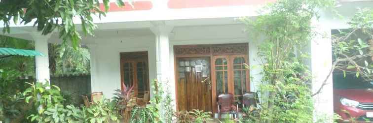 Exterior Pradeepa Guest House