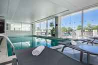 Swimming Pool Golden Tulip Marseille Euromed