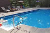 Swimming Pool Pinedale Inn