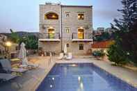 Swimming Pool Villa Ahlades