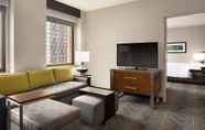 Common Space 2 Embassy Suites By Hilton Pittsburgh Downtown