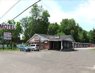 Exterior 2 Motel Rideau