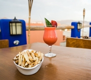 Bar, Kafe dan Lounge 2 Cerritos Beach Hotel Desert Moon