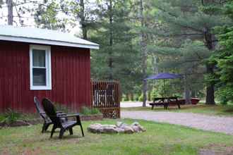 Exterior 4 Hush Lodge & Cottages