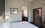 Bedroom 4 Homewood Suites by Hilton Topeka