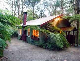 Bangunan 2 A Cottage in the Forest