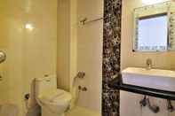 In-room Bathroom Hotel Sonu Dx New Delhi Railway Station