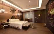 Kamar Tidur 5 Uher Luxury Resort & Hotel