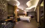 Kamar Tidur 6 Uher Luxury Resort & Hotel