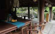 Common Space 5 Thai Teak House Garden Homestay